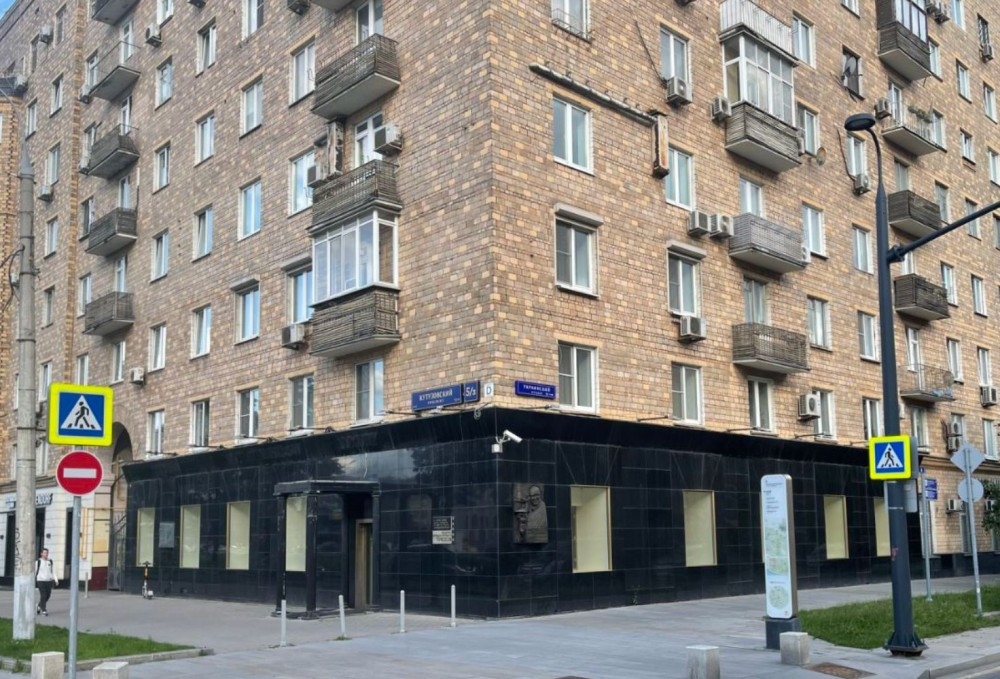 Аренда торгового помещения Жилое здание 