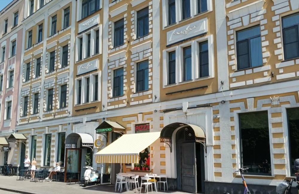 Аренда торгового помещения Жилое здание 