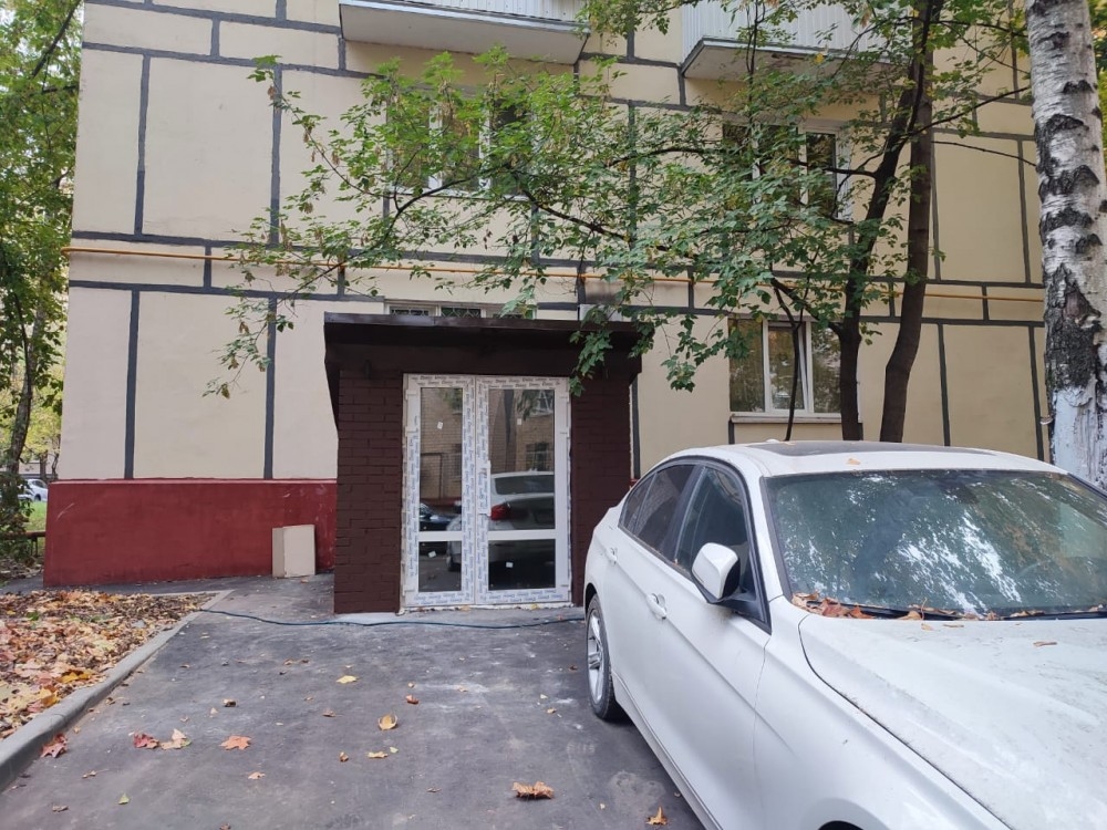 Аренда торгового помещения Жилое здание 