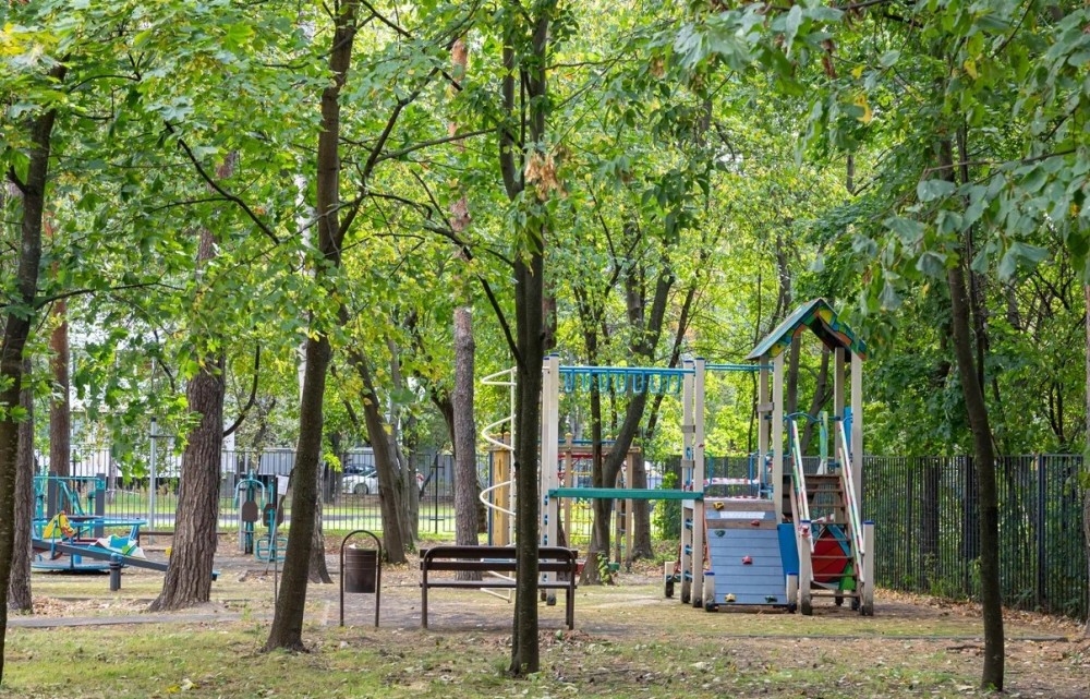 Продажа торгового помещения Жилое здание 