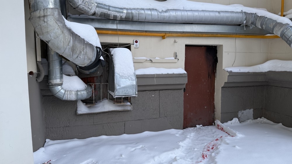 Продажа торгового помещения Жилое здание 