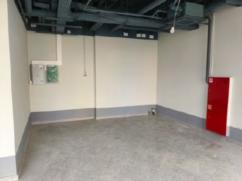 Аренда торгового помещения Деловой центр у метро