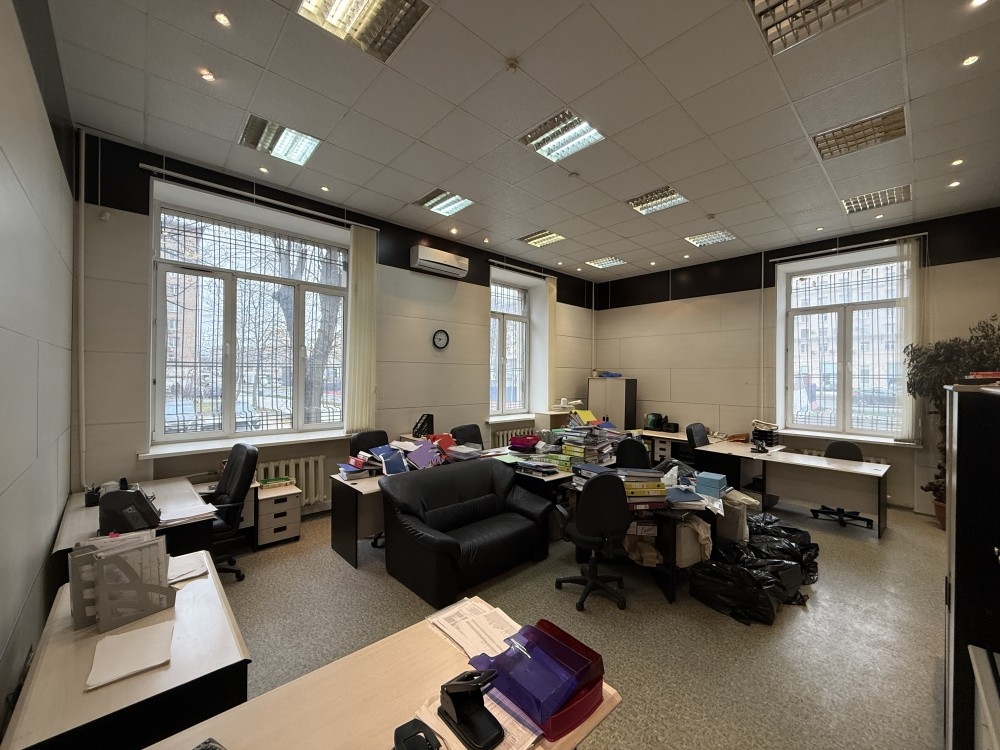 Аренда торгового помещения Жилое здание 