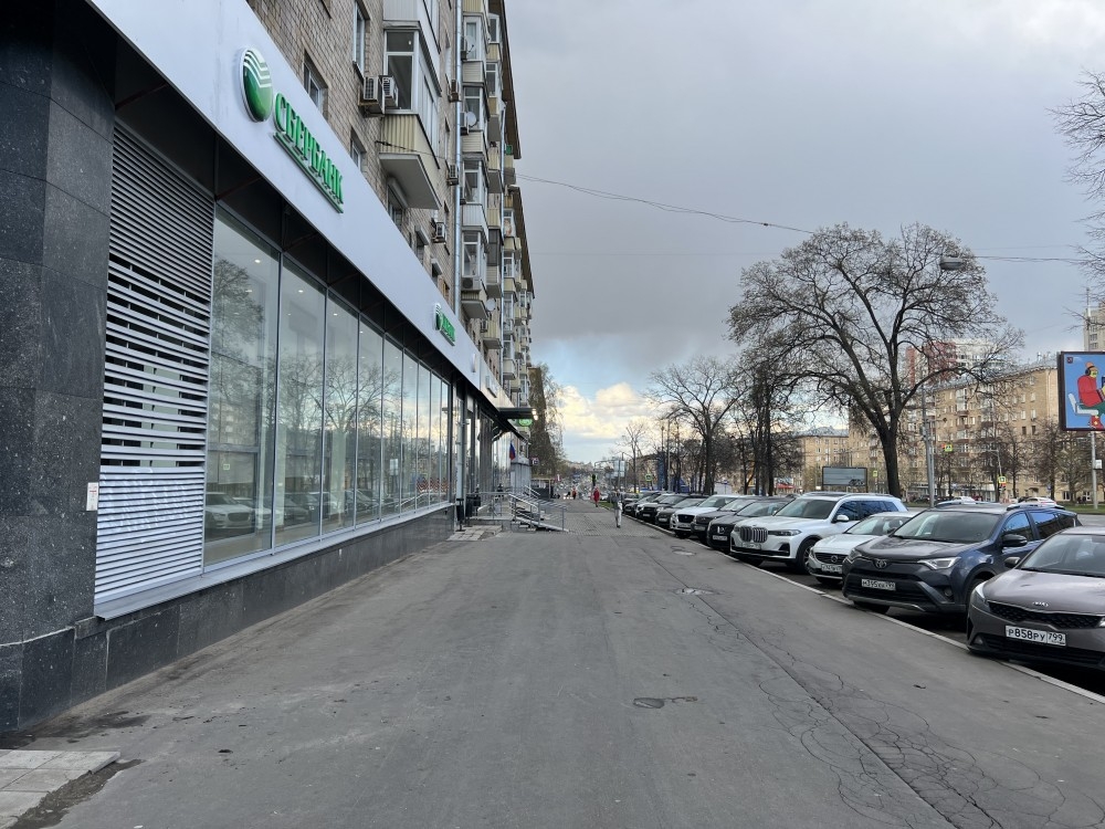 Аренда торгового помещения Жилое здание 