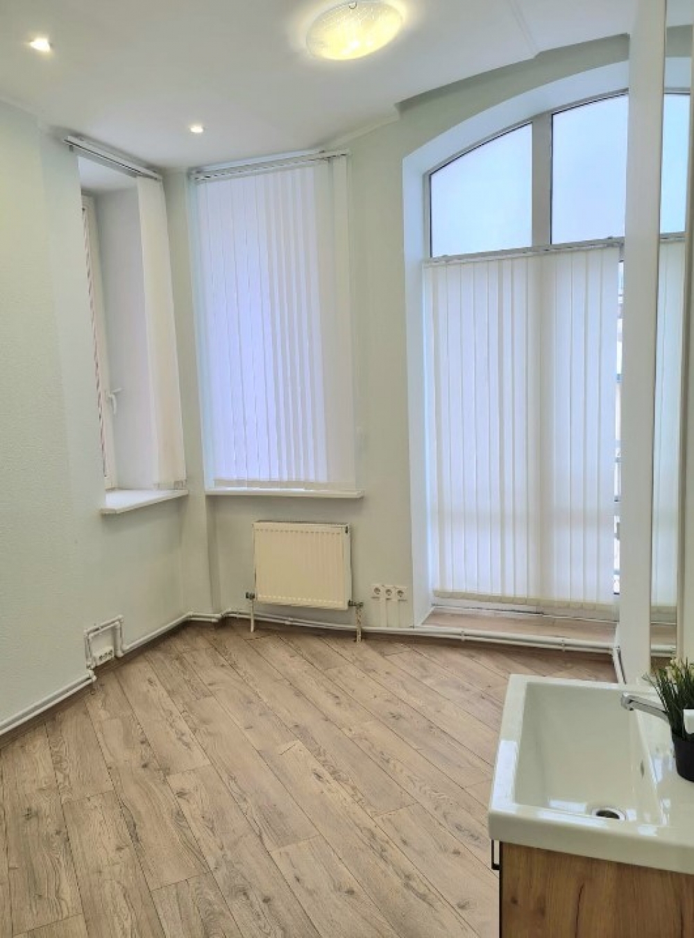 Аренда торгового помещения Жилое здание 