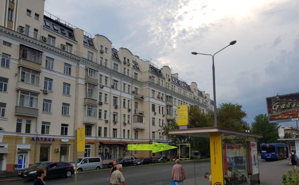 Аренда торгового помещения Жилое здание 