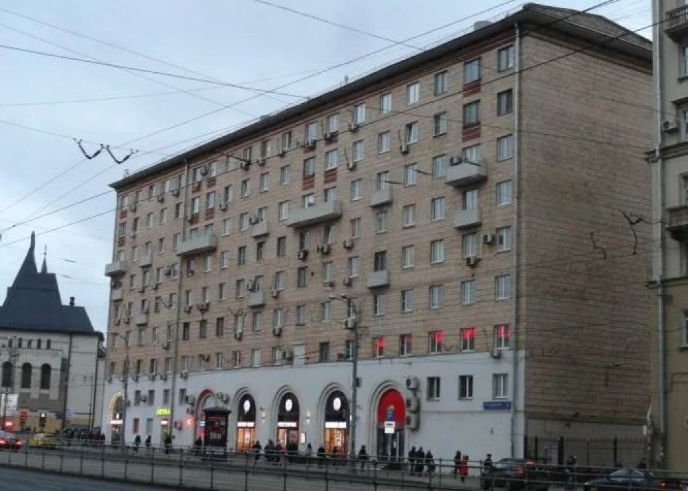Аренда торгового помещения Жилое здание 
