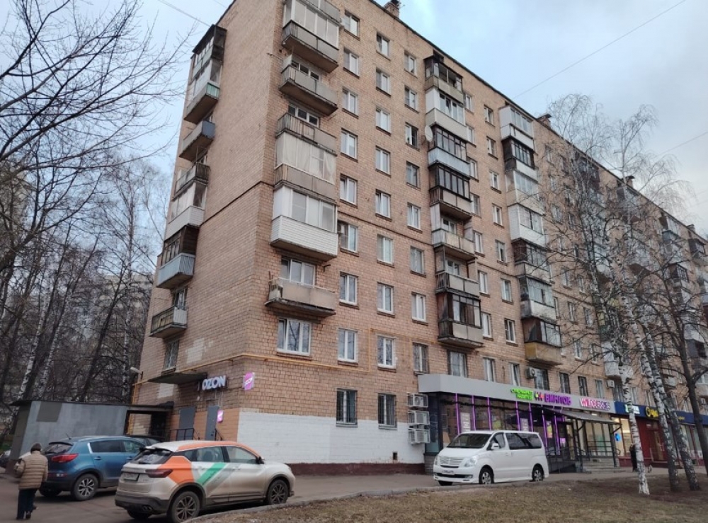 Продажа торгового помещения Жилое здание 