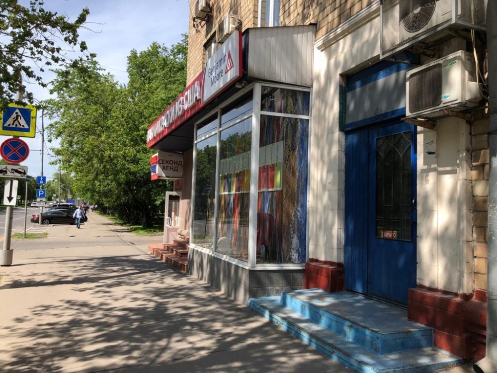 Аренда торгового помещения Жилое здание 