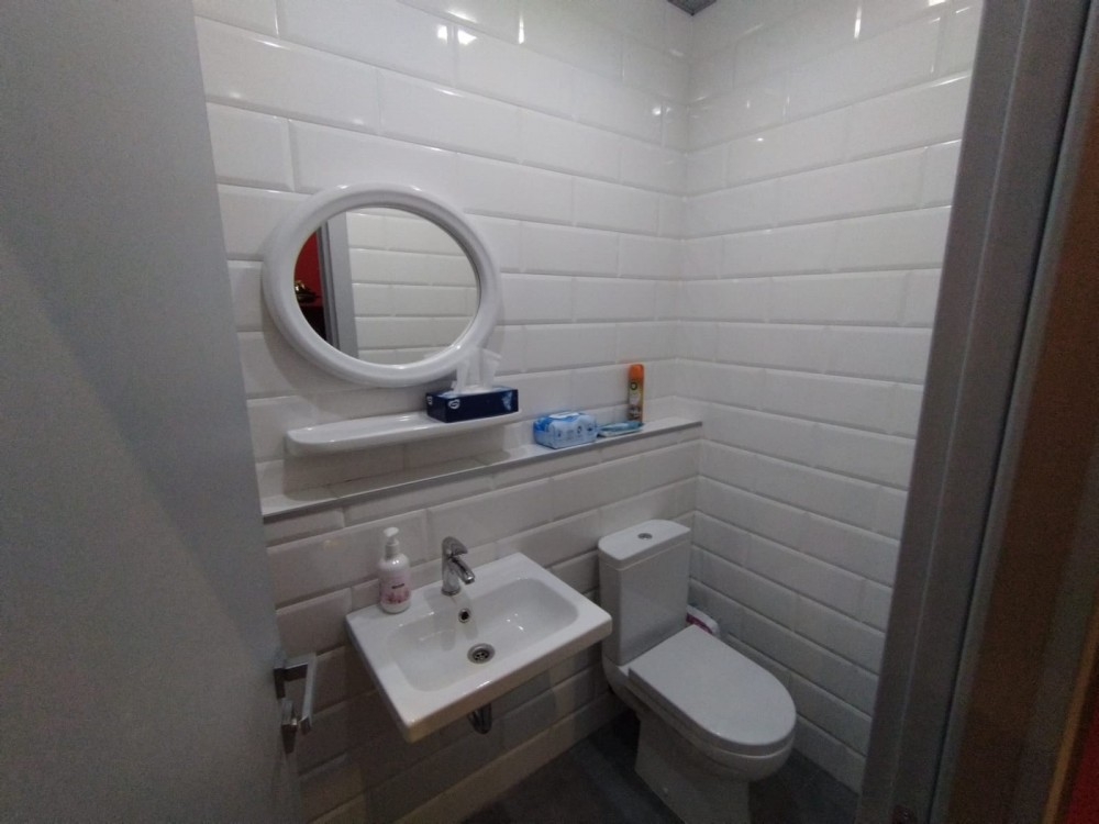 Аренда торгового помещения Жилое здание 