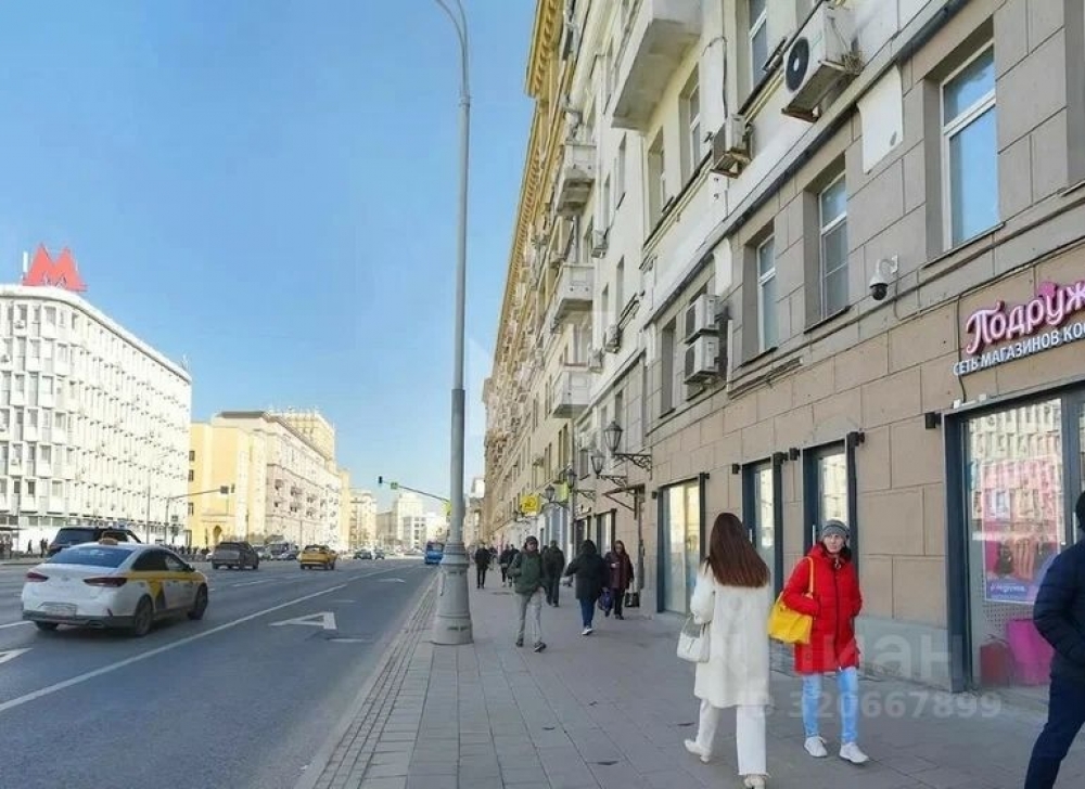 Аренда торгового помещения Жилое здание 