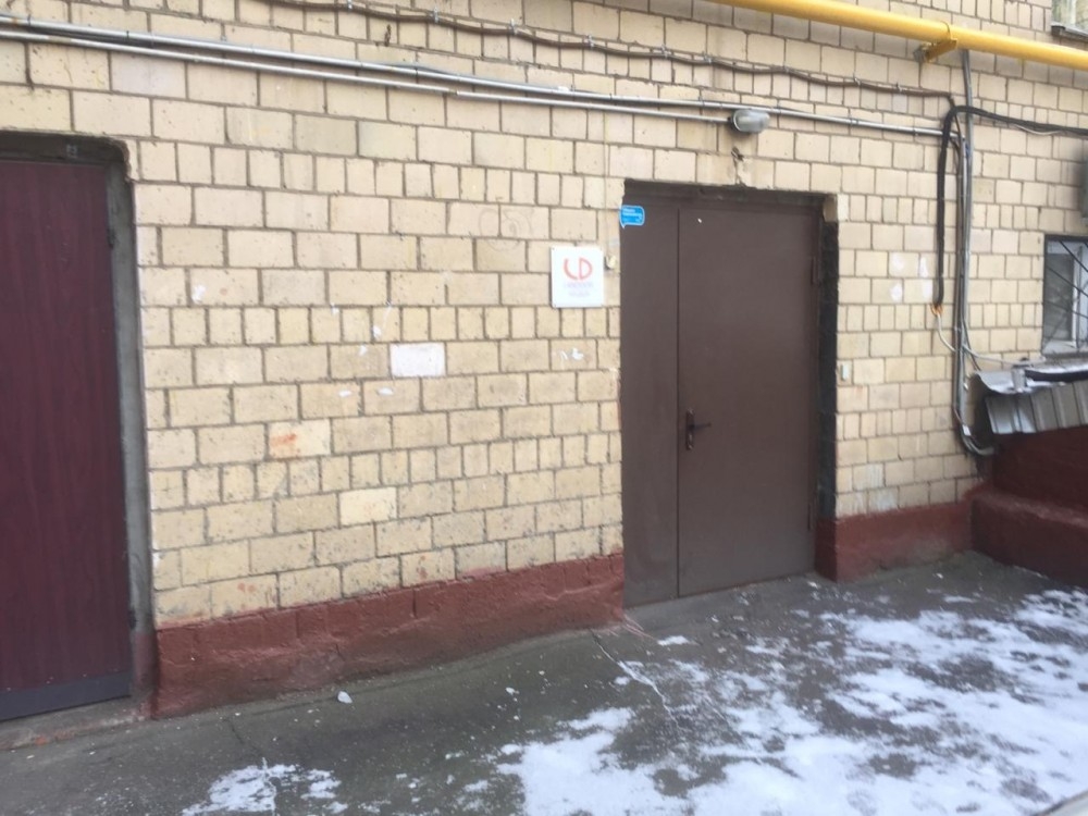Аренда торгового помещения Жилое здание 