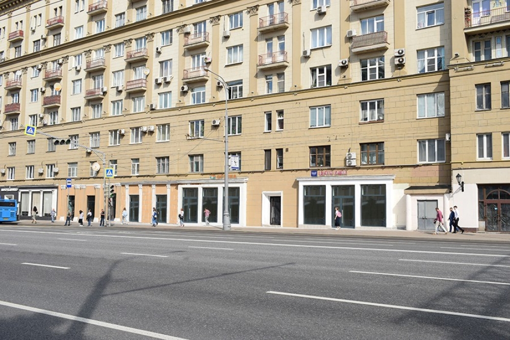 Продажа торгового помещения Жилое здание 