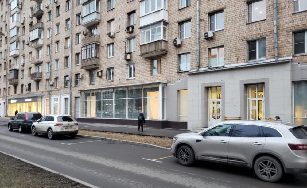 Аренда торгового помещения Жилое здание 