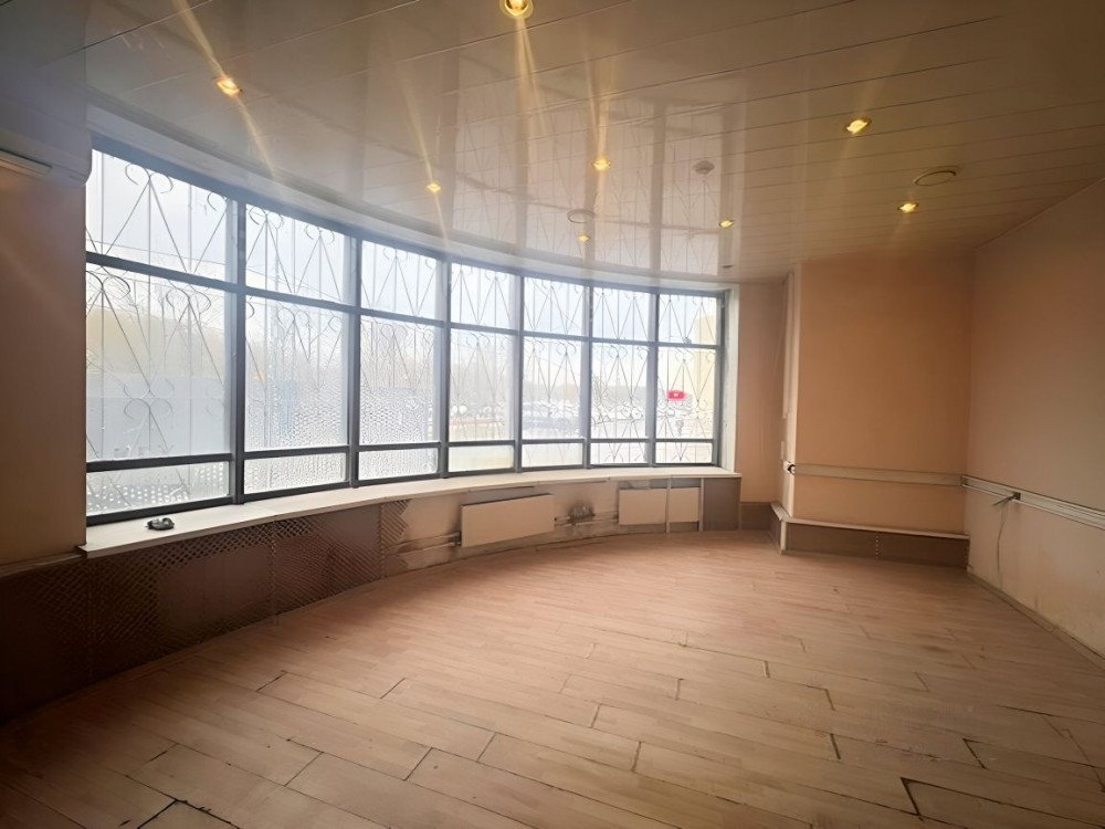 Аренда торгового помещения Жилое здание 