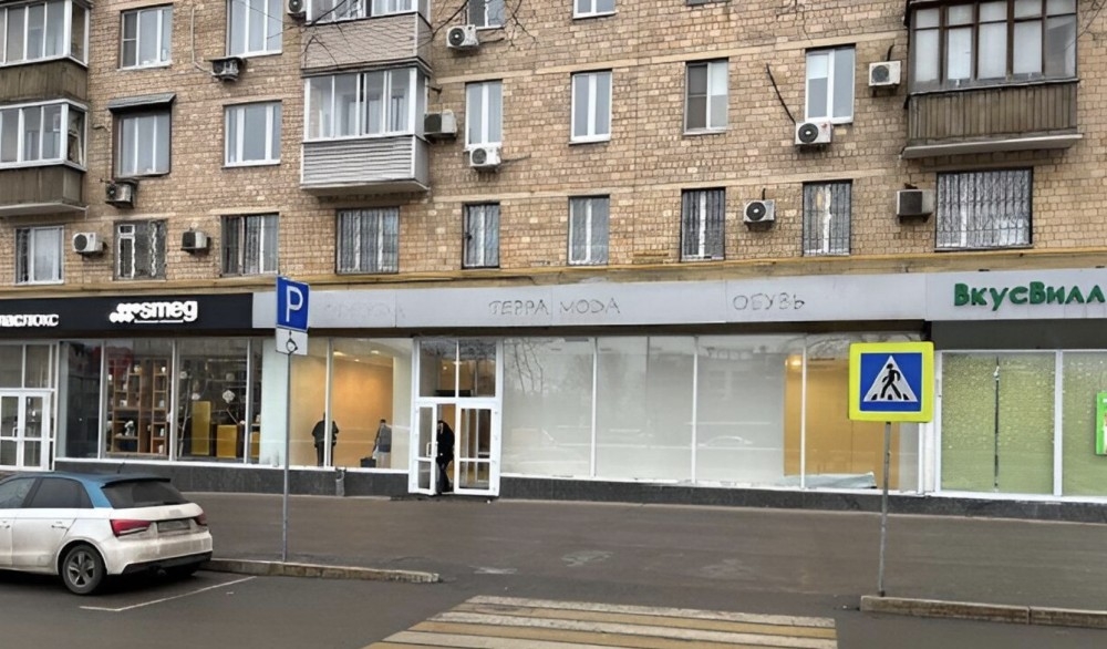 Аренда торгового помещения Жилое здание 