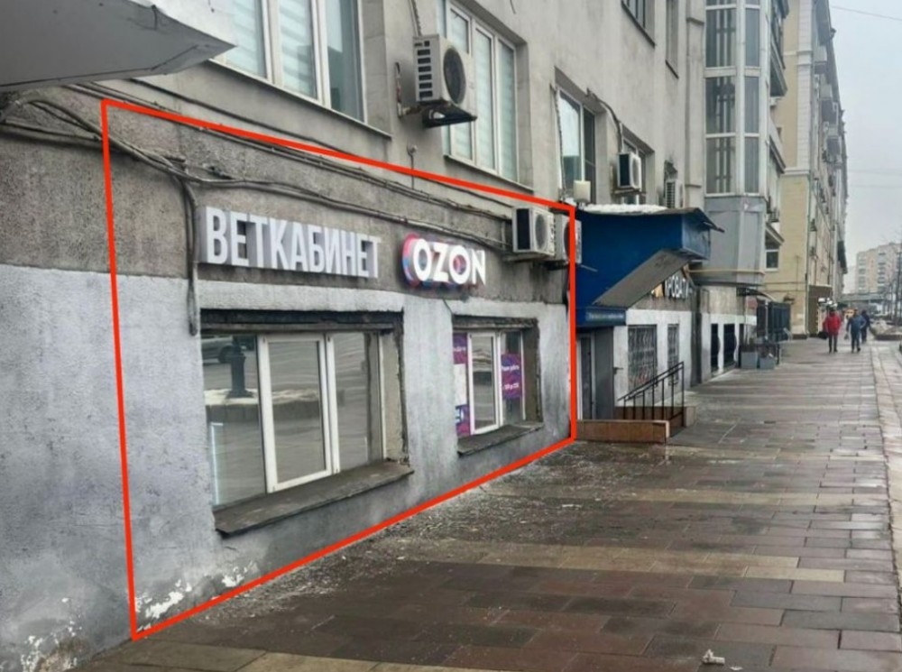 Продажа торгового помещения Жилое здание 