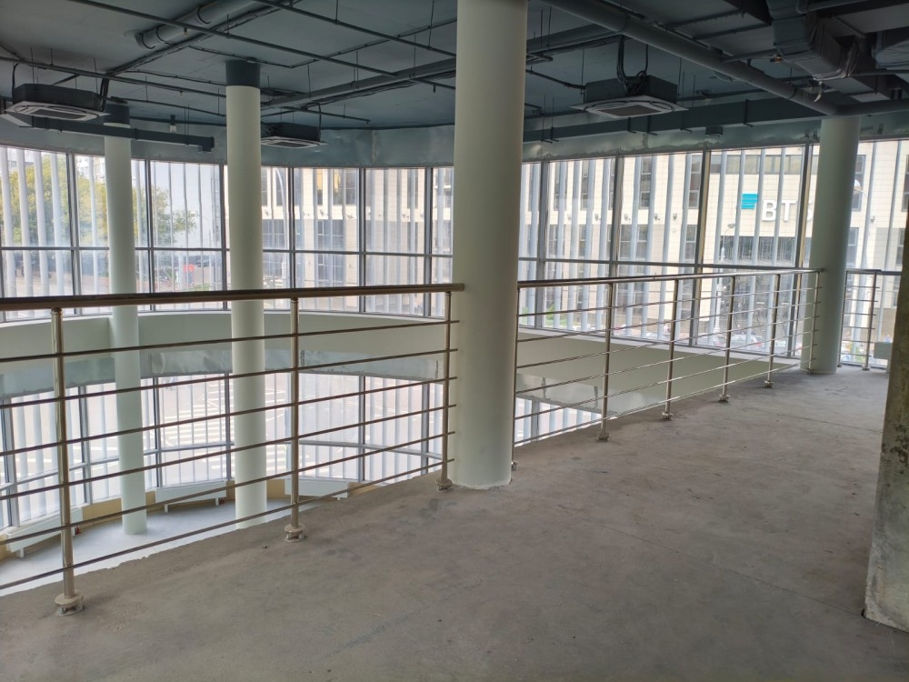 Аренда торгового помещения Деловой центр у метро