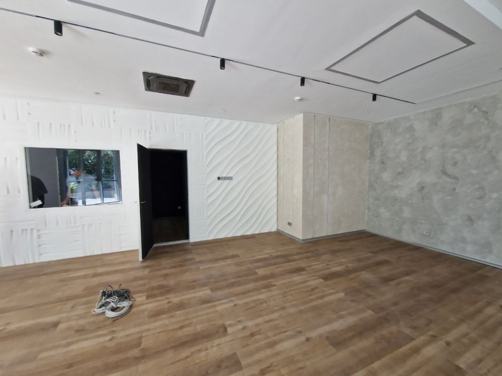 Аренда торгового помещения Деловой комплекс «Poklonka Place»