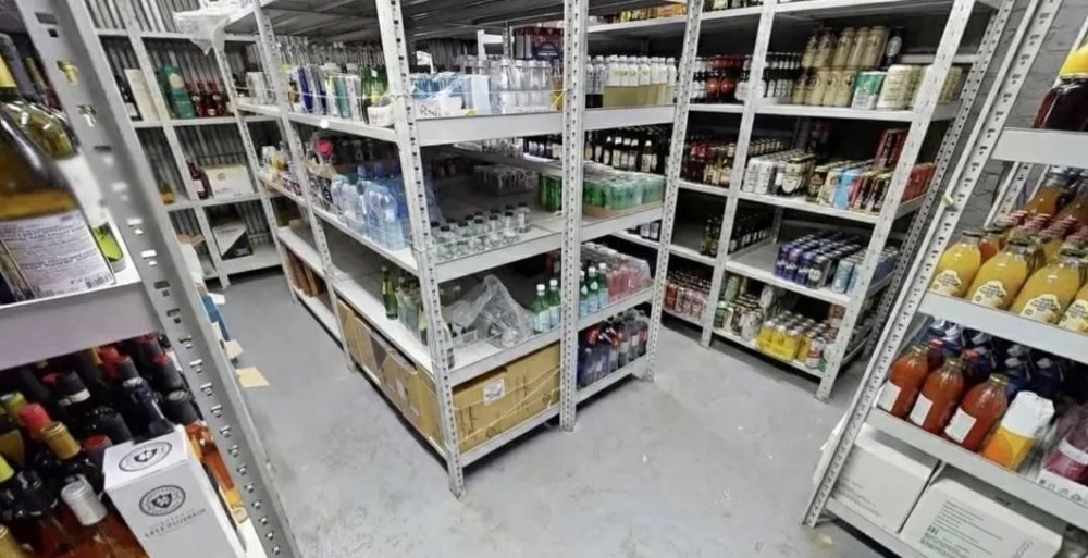Продажа торгового помещения Жилое здание 