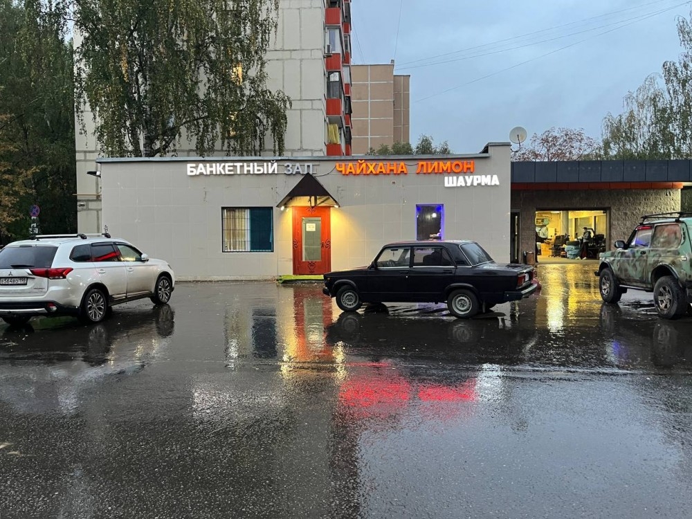 Продажа торгового помещения Жилое здание 