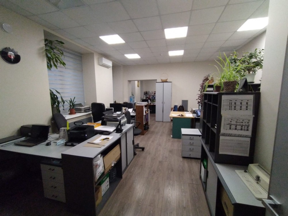 Аренда торгового помещения Жилое здание 