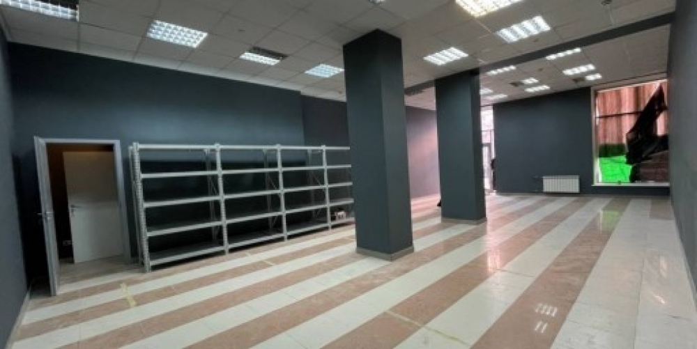 Аренда торгового помещения Жилое здание 