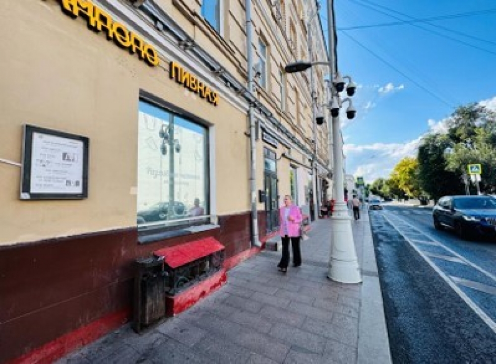 Аренда торгового помещения Жилое здание 