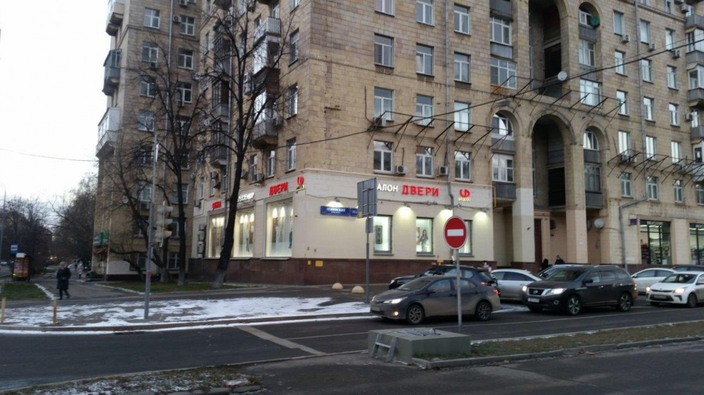 Аренда торгового помещения Жилое здание 