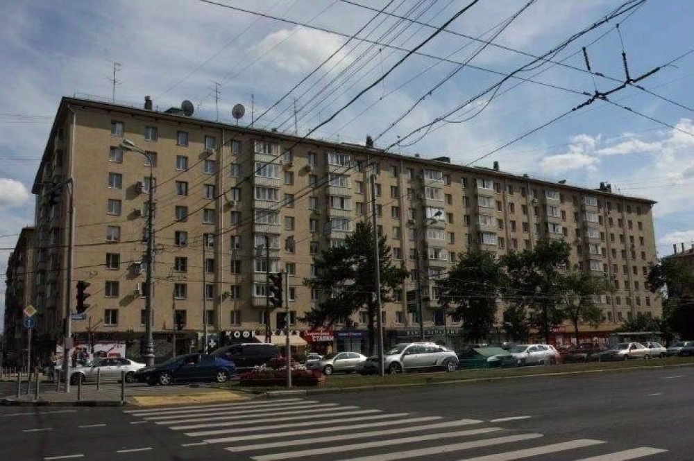 Продажа торгового помещения Жилое здание 