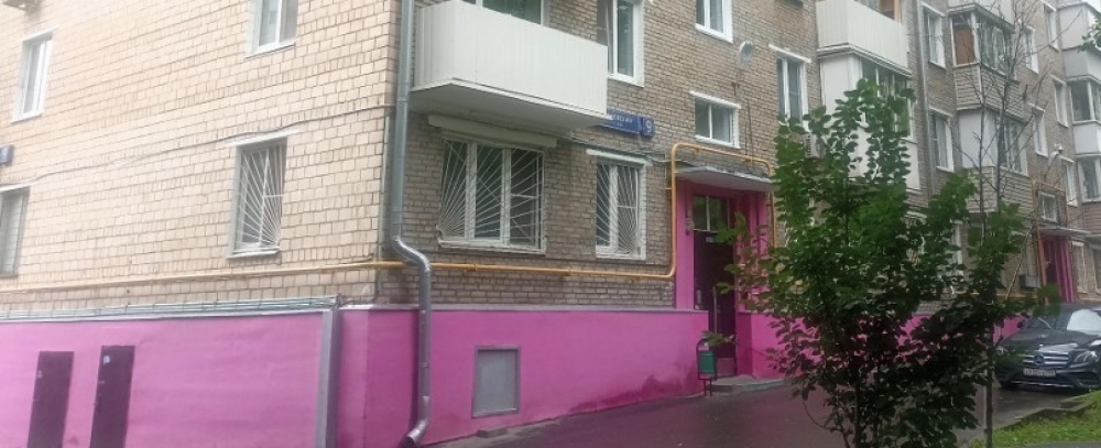 Продажа торгового помещения Жилое здание 