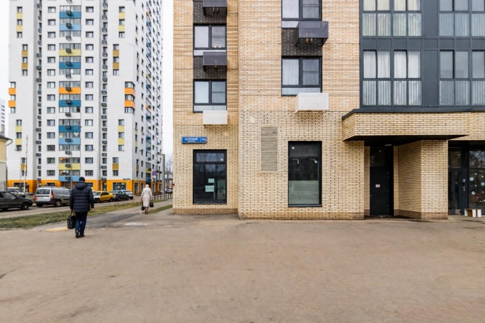 Продажа торгового помещения Жилое здание 
