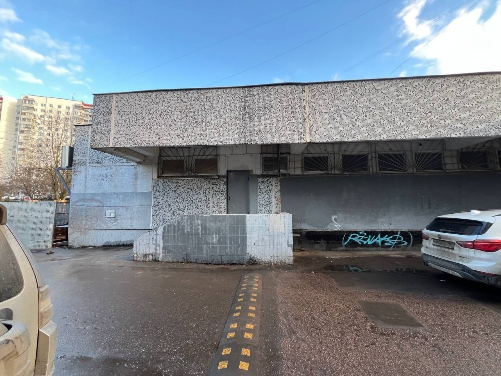 Аренда торгового помещения Жилое здание 