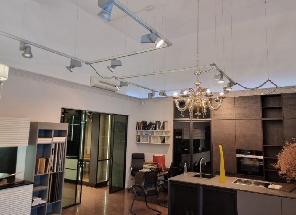 Аренда торгового помещения Жилое здание 