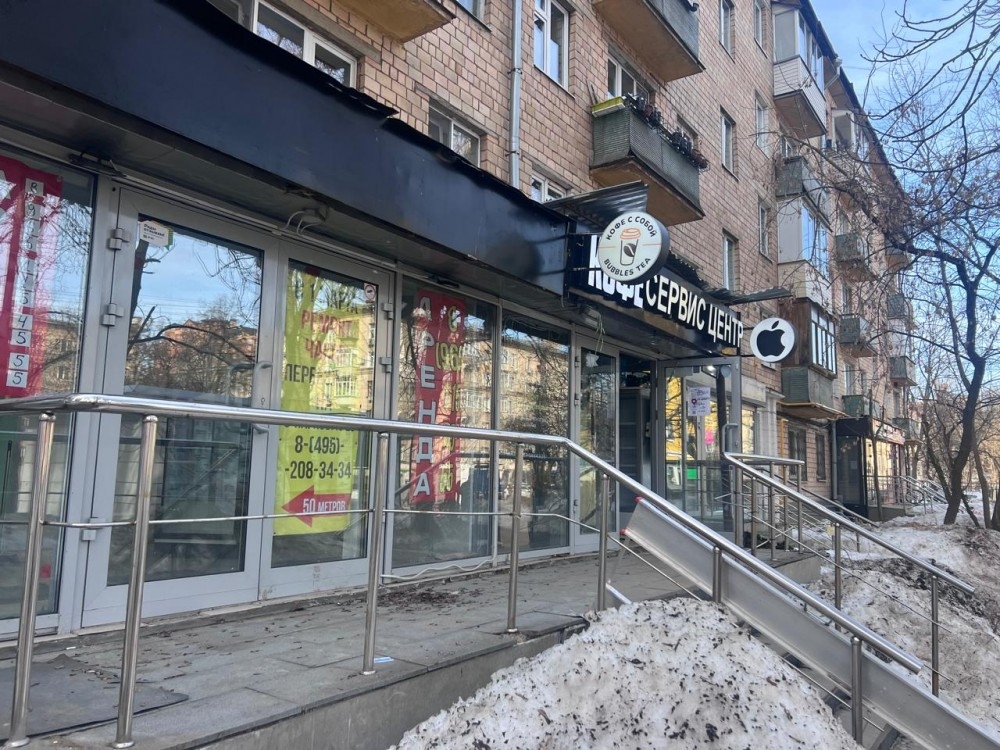 Продажа торгового помещения Жилое здание 