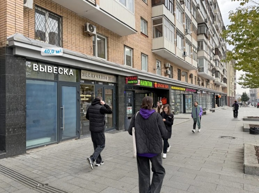 Аренда торгового помещения Жилое здание 