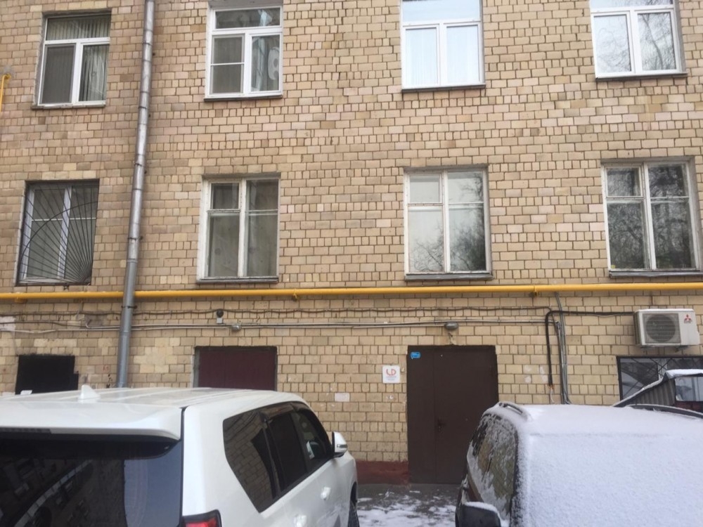 Аренда торгового помещения Жилое здание 