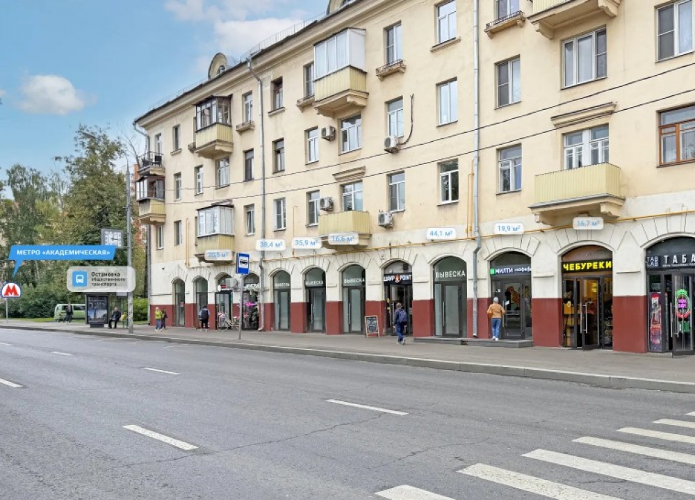 Аренда торгового помещения Жилое здание