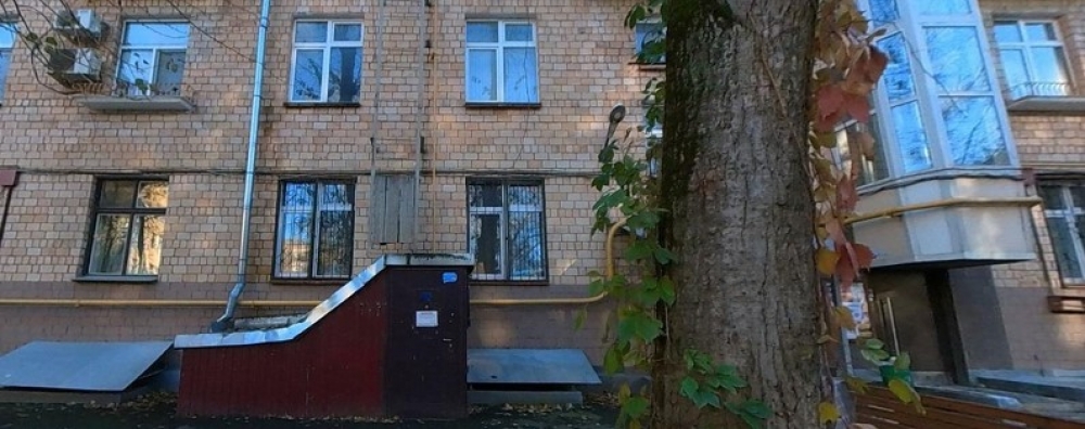 Продажа торгового помещения Жилое здание 