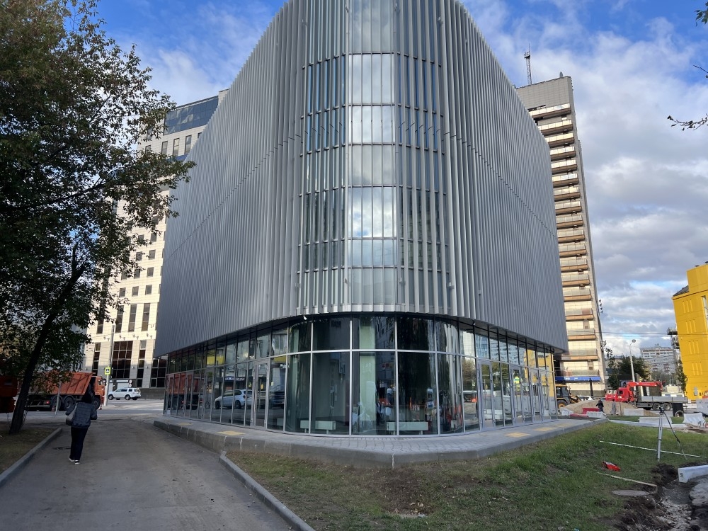 Аренда торгового помещения Деловой центр у метро