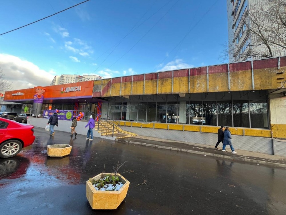 Аренда торгового помещения Жилое здание 