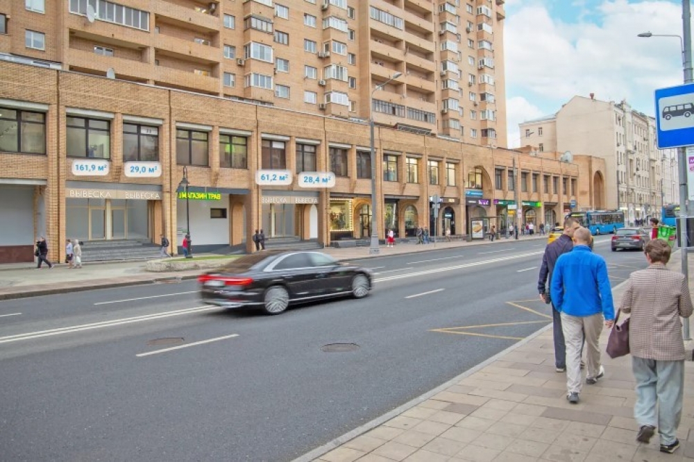 Продажа торгового помещения Жилое здание 