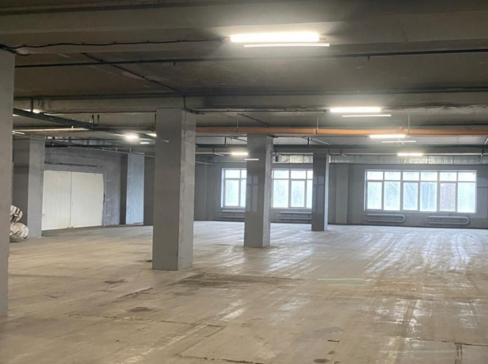 Аренда торгового помещения Бизнес-центр «Автомолл»