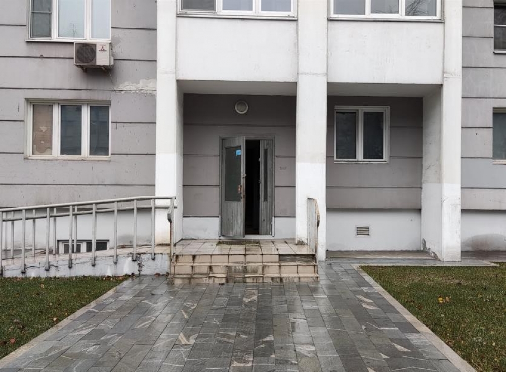 Продажа торгового помещения Жилое здание 