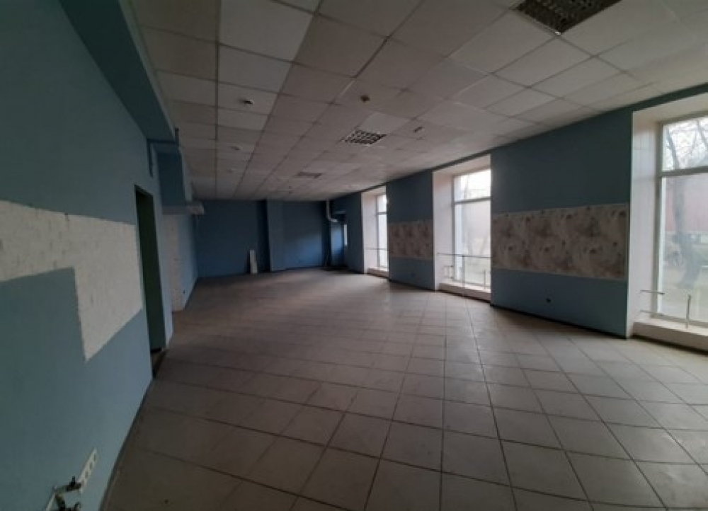 Аренда торгового помещения Жилое здание 