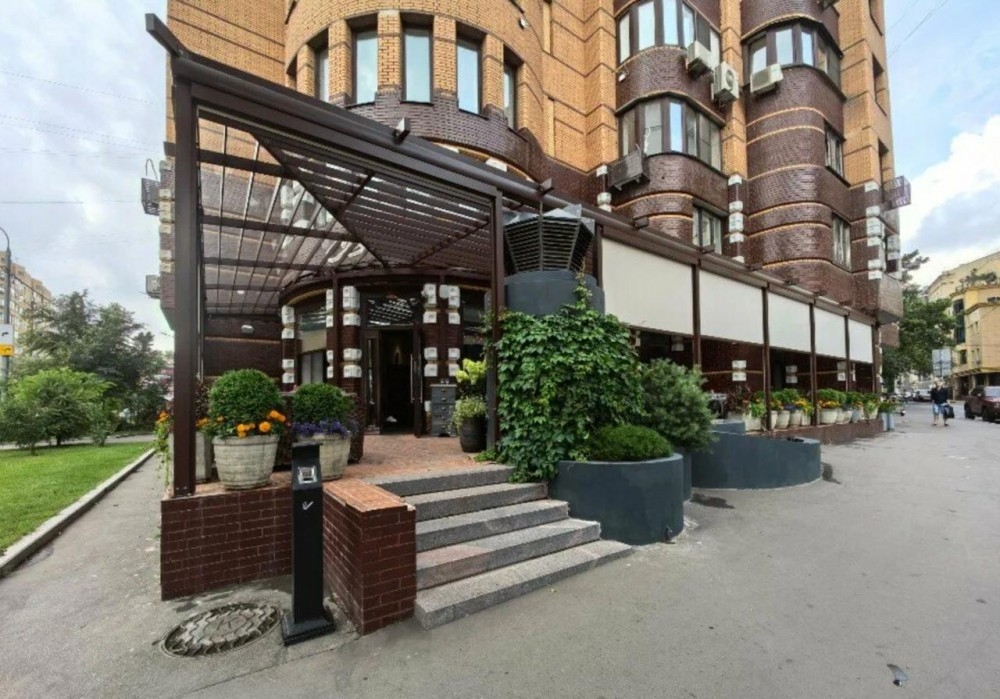 Аренда торгового помещения Жилое здание 