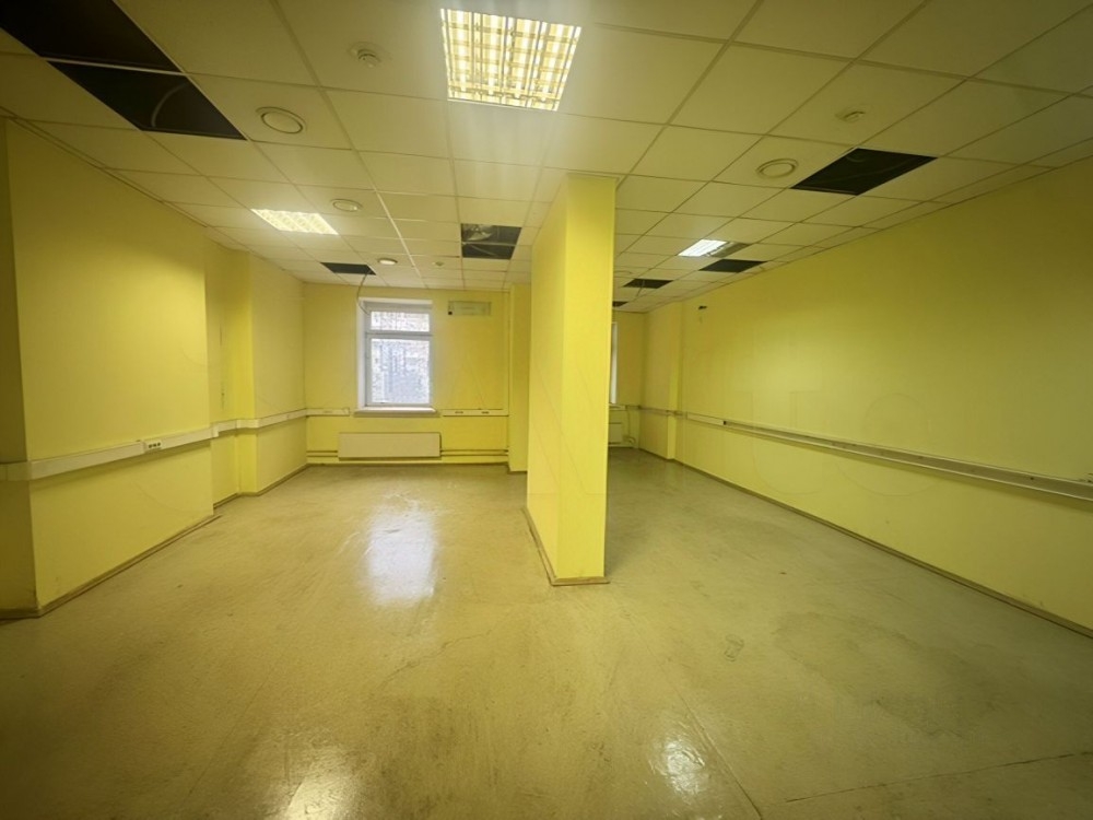 Аренда торгового помещения Жилое здание 