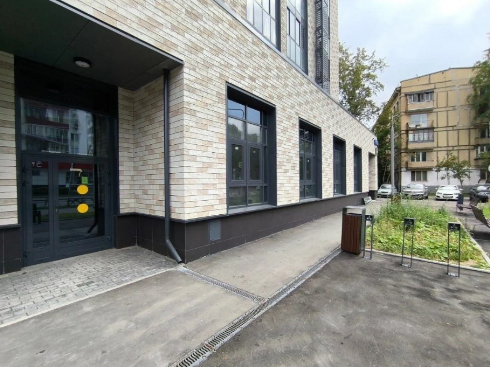 Аренда торгового помещения Жилое здание 