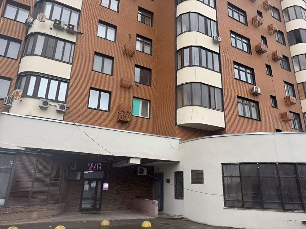 Аренда торгового помещения Жилое здание 