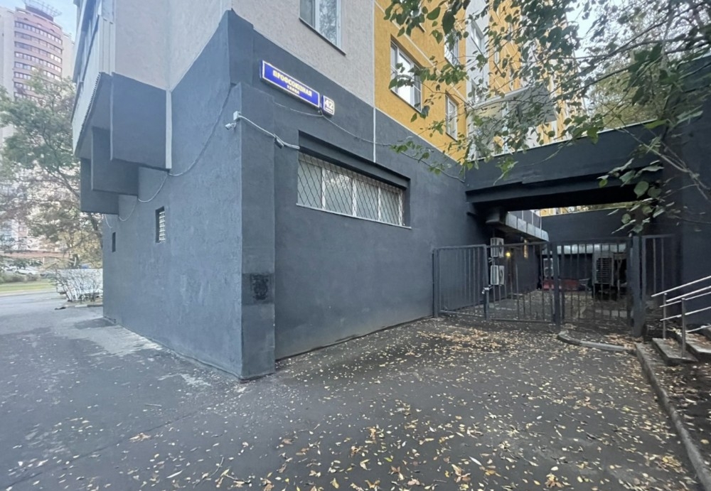 Продажа торгового помещения Жилой Дом
